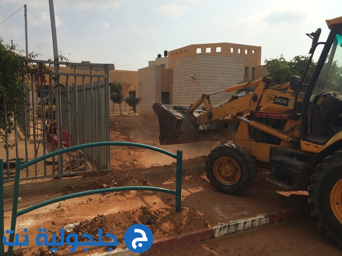 إضافة صفوف متنقلة في مدرسة أجيال